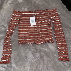 NWT GUESS Long Sleeve Crop Top
